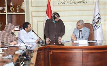 محافظ بني سويف يوجه بإجراءات وحلول لشكاوى ومطالب المواطنين