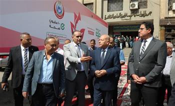 محافظ القاهرة يتفقد خدمات مبادرة صحة المرأة المصرية بالوايلي