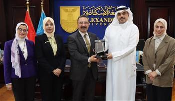 جامعة الإسكندرية تبحث تعزيز التعاون الأكاديمي مع المكتب الثقافي الكويتي