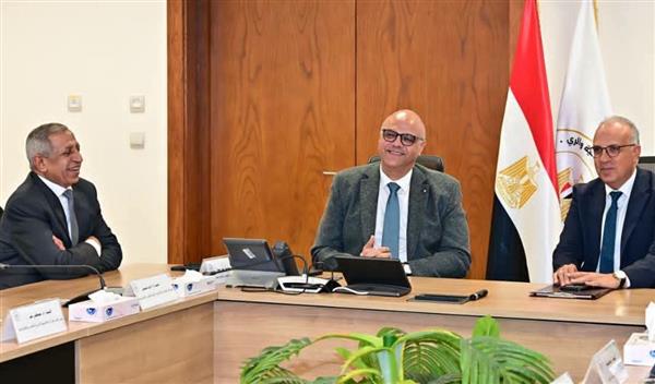محافظ الإسكندرية يشيد بدور الأكاديمية العربية في دعم مشروعات حماية وتطوير الواجهة البحرية للمدينة