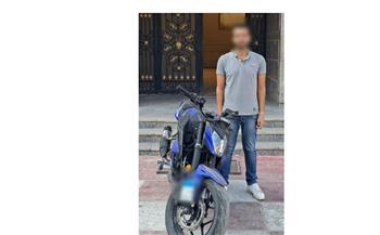 ضبط قائد دراجة نارية بعد تداول فيديو لقيامه بحركات استعراضية بالفيوم