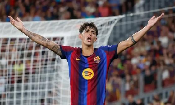 رسميًا.. برشلونة يمدد عقد تشافي إسبارت حتى 2030