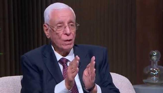 حسام موافي يوضح 3 خيارات لعلاج فرط نشاط الغدة الدرقية