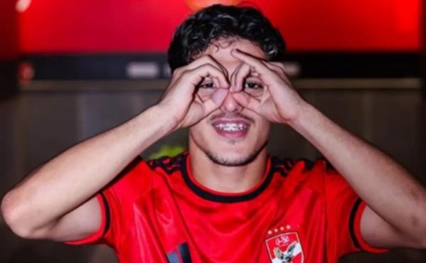 محمود صلاح ينتظم في مران الأهلي استعدادًا لقمة الزمالك
