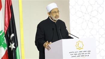   شيخ الأزهر يناقش قضية المرأة من ثلاث زوايا 
