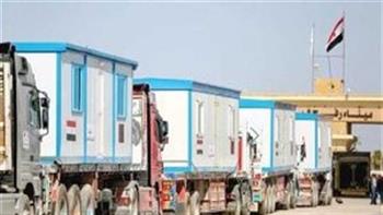   مع بدء التشغيل التجريبي لمعبر رفح.. اصطفاف شاحنات المساعدات استعدادا لدخولها غزة 