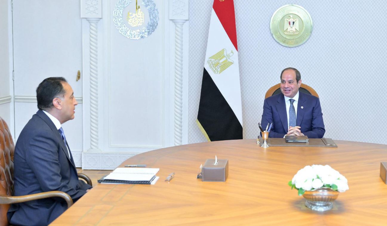 الرئيس السيسي يؤكد ضرورة عمل الحكومة بتشكيلها الجديد على تحقيق أهداف محددة
