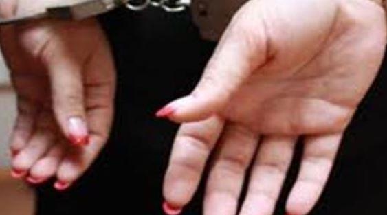 ضبط مديرة إحدى شركات السياحة للنصب على راغبي السفر لأداء الحج والعمرة