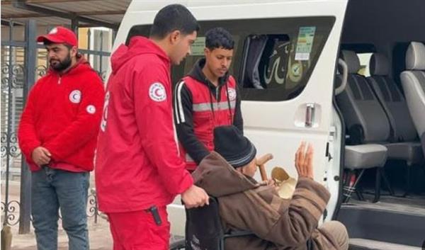 وصول دفعة جديدة من الفلسطينيين إلى معبر رفح تمهيدا لعودتهم إلى غزة
