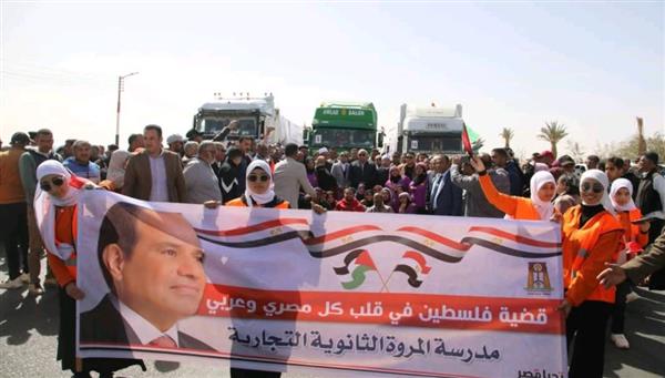 محافظ الوادي الجديد يدشن ثاني" قوافل العزة إلى أهل غزة "