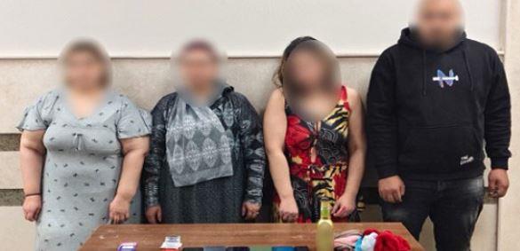 ضبط 4 متهمين داخل شقة مشبوهة بالمنصورة
