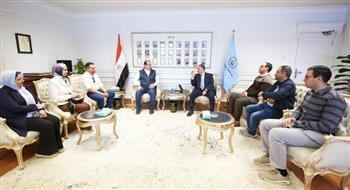   محافظ أسيوط يبحث مع نائب وزير الصحة دعم المنظومة الصحية