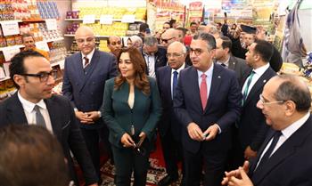   وزيرا التنمية المحلية والتموين ومحافظ القليوبية يفتتحان معارض استعدادًا لرمضان