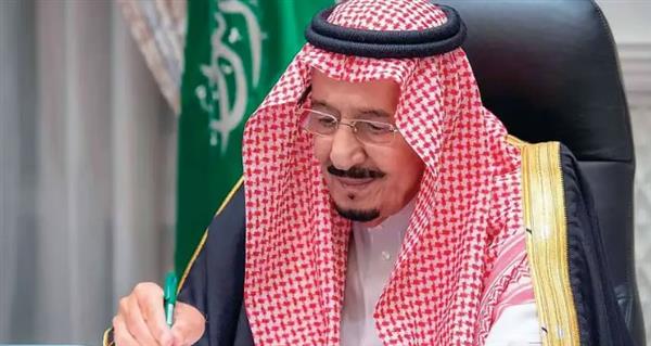 بينهم النائب العام.. أوامر ملكية بالسعودية بإعفاء وزراء ومسؤولين من مناصبهم