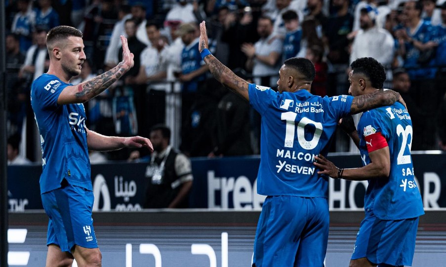 الهلال يواصل الزحف نحو اللقب بثنائية في شباك الاتفاق