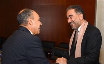 وزير الخارجية يلتقي مدير عام مفوضية الاتحاد الإفريقي