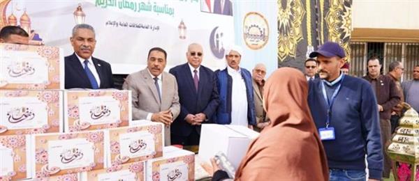 الزراعة تدعم الأسر الأولى بالرعاية بمطروح بـ2000 كرتونة مواد غذائية بمناسبة شهر رمضان