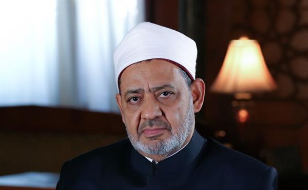 شيخ الأزهر يهنئ الرئيس السيسي والشعب المصري بقرب حلول شهر رمضان المبارك
