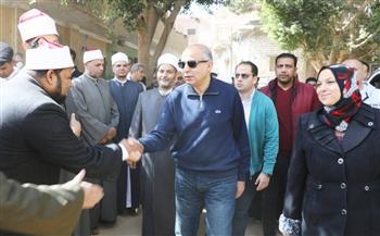   محافظ المنيا يفتتح المسجد الكبير بمطاي ويستمع لمطالب المواطنين