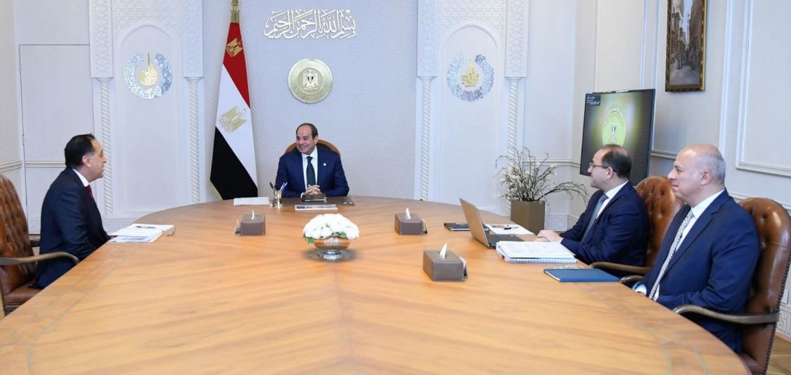 الرئيس السيسي يوجّه بحزمة حماية اجتماعية جديدة وصرف المرتبات قبل رمضان