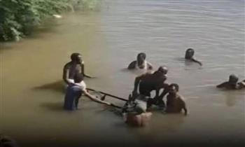   السودان: غرق عبارة بالنيل الأبيض تحمل 16 شخص بينهم نساء ونجاة 4 أشخاص
