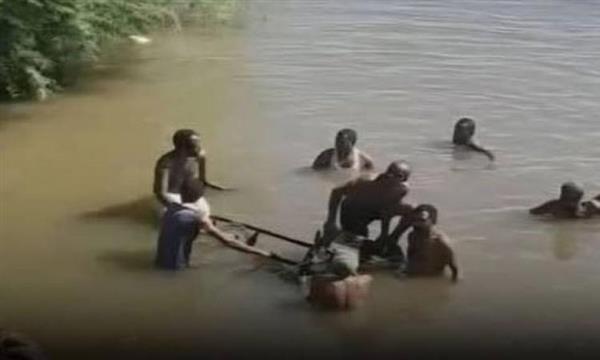 السودان: غرق عبارة بالنيل الأبيض تحمل 16 شخص بينهم نساء ونجاة 4 أشخاص