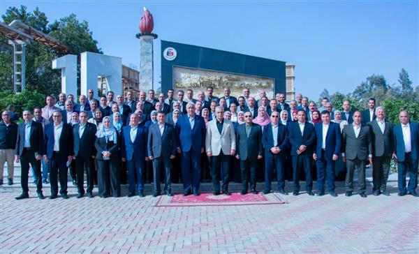 وزير الإنتاج الحربي يستهل أولى جولاته للشركات بـ شركة أبو زعبل للكيماويات المتخصصة