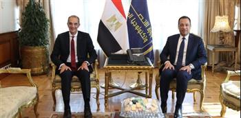   وزير الاتصالات الجديد يستقبل نظيره السابق ويبحث معه أبرز ملفات العمل بالوزارة