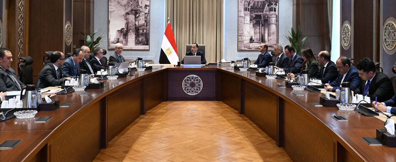رئيس الوزراء يستعرض التقديرات الأولية لمشروع موازنة العام المالي 2026-2027