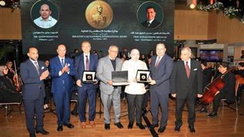   وزير التعليم العالي ومدير مكتبة الإسكندرية يسلمان "جائزة مكتبة الإسكندرية العالمية" للفائزين