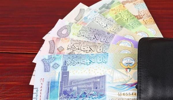 ارتفاع سعر الدينار الكويتي في البنوك اليوم