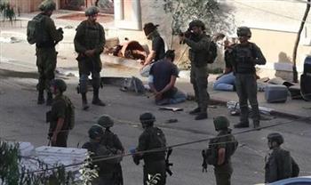   قوات الاحتلال تعتقل 60 فلسطينيا بالضفة الغربية وتحقق معهم ميدانيا