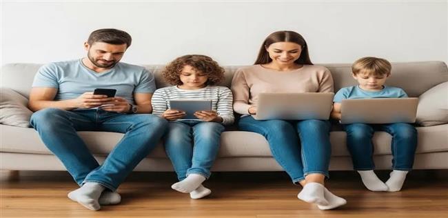 كيف تواجه الأسر تحديات التكنولوجيا وتحمي أطفالها؟