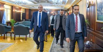   محافظ الإسكندرية الجديد يصل مكتبه عقب أدائه اليمين الدستوري ويباشر مهام عمله 