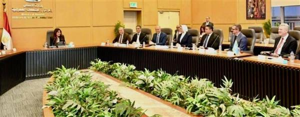 وزيرة الإسكان تستقبل وفد أكور لبحث فرص الاستثمار الفندقي