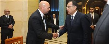 مدبولي يؤدي واجب العزاء لأسرة الدكتور مفيد شهاب