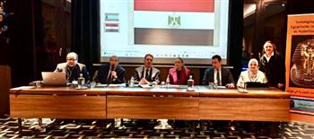   السفير المصرى يلتقى بأبناء الجالية المصرية فى هولندا