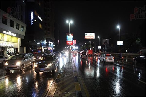 سقوط أمطار متوسطة الشدة على مناطق متفرقة في الجيزة