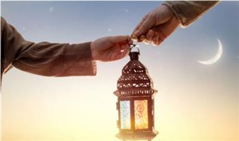   العراقيون يستعدون لشهر رمضان بالتحضير لموائد الإفطار وتزيين الشوارع