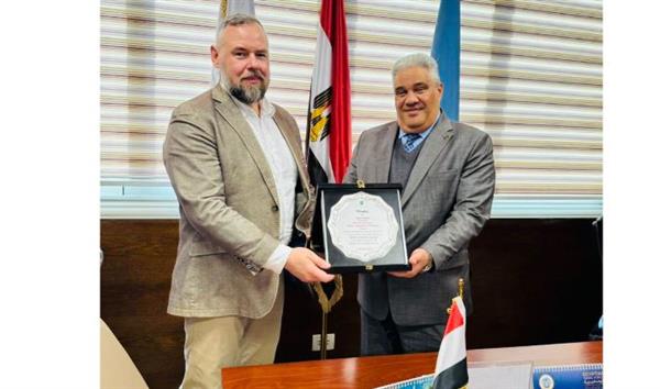 جامعة برج العرب التكنولوجية تستقبل بروفيسور Roman Nevshupa