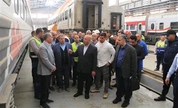 وزير النقل يتفقد ورش صيانة السكك الحديدية لمتابعة الأسطول اليومي