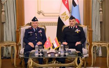 قائد القوات الجوية يلتقى قائد القوات الجوية التركية