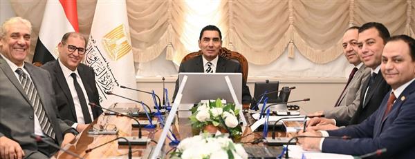 وزير الشباب يبحث استعدادات معرض سبورت إكسبو