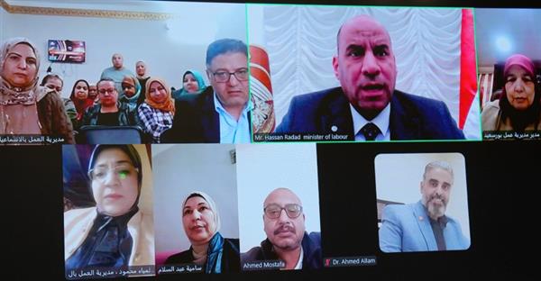 وزير العمل يطلق اجتماعات دورية لتنسيق جهود المديريات الصناعية بالقناة