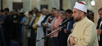  يعمرون مساجد الله.. آلاف المصلين يؤدون صلاتي العشاء والتراويح بالجامع الأزهر في الليلة الثانية من رمضان