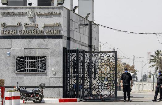 رغم فتح معبر رفح رسميًا.. معوقات إسرائيلية جديدة ضد الفلسطينيين