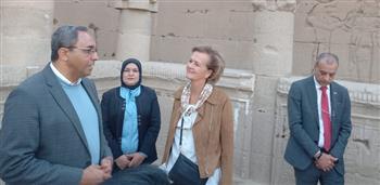 محافظ قنا وسفيرة الاتحاد الأوروبي في زيارة لمعبد دندرة برفقة مساعد وزير التنمية المحلية 