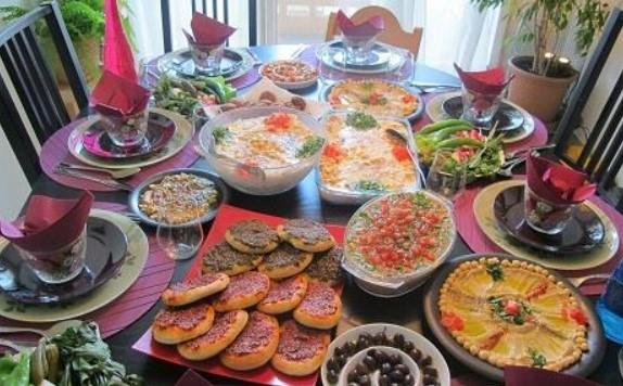 موائد رمضان حول العالم العربي.. نكهات تراثية تحكي قصص الشعوب