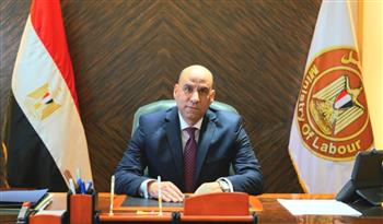   وزير العمل يتواصل هاتفيًا مع أسر العمال ضحايا حادث بورسعيد