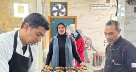 القومي للمرأة بالإسماعيلية يقدم 350 وجبة إفطار ضمن مطبخ المصرية بإيد بناتها